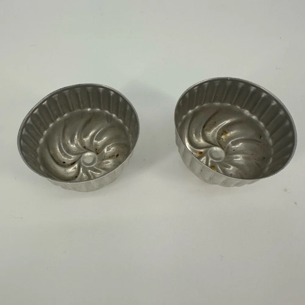 Vintage Silver Metal Baking Molds Set of 2 Round Kitchen Tools Small Cake Pan